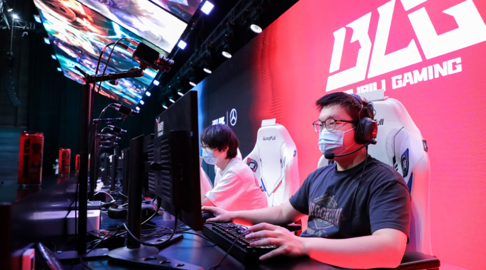 Rookie回归赛场,势不可挡首场状态亮眼,DWG观众沸腾!的简单介绍 Rookie回归赛场,势不可挡首场状态亮眼,DWG观众沸腾!的简单介绍